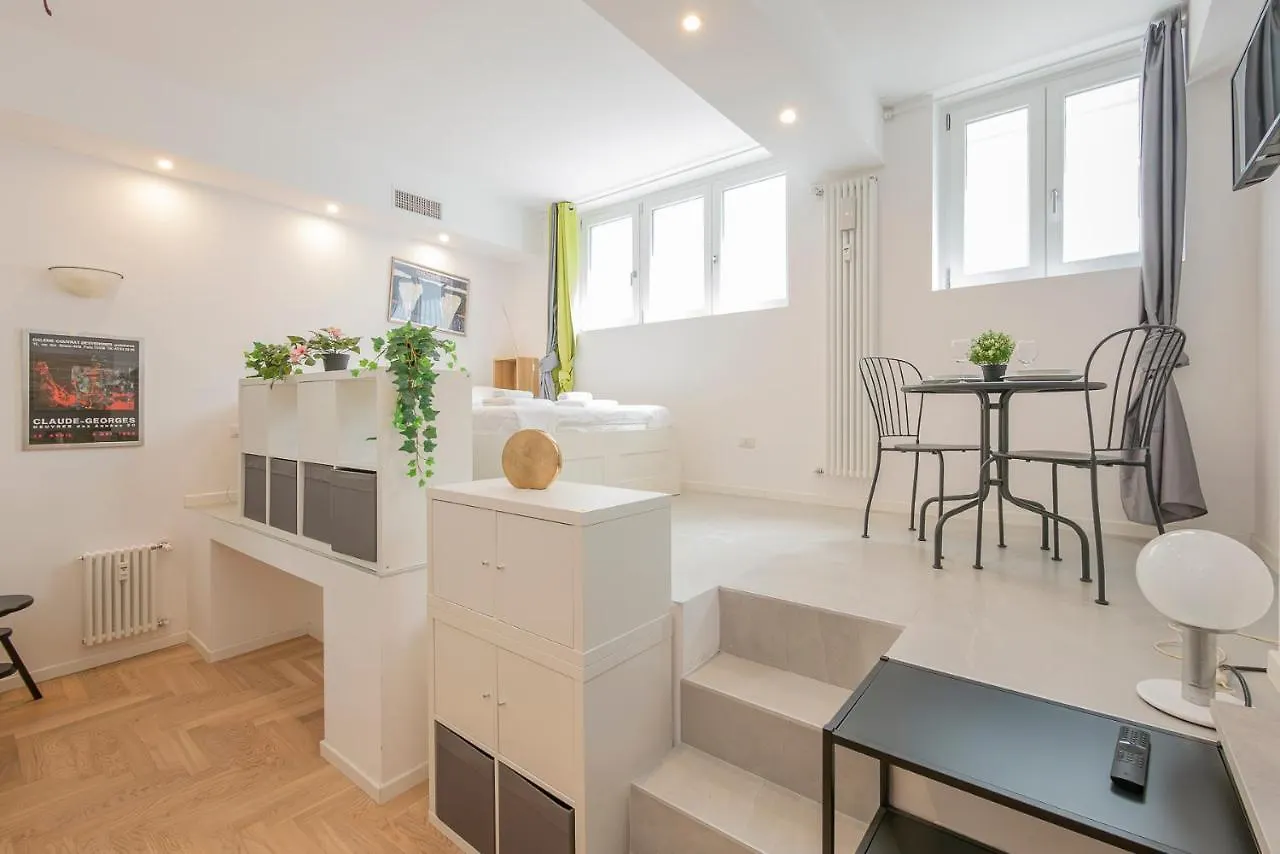 Ihost Apartment - Val Strona 6 Milan 0*,