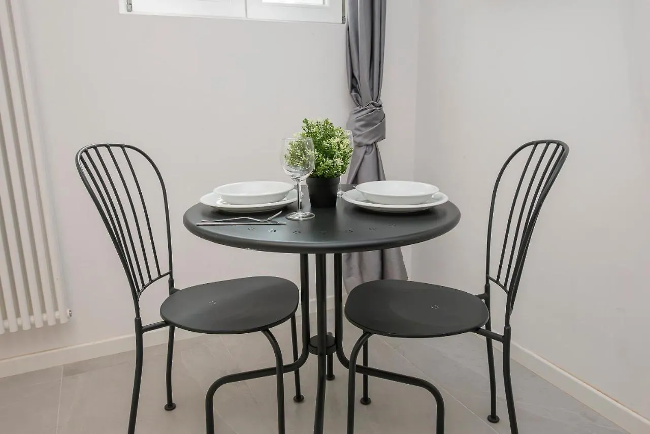 Ihost Apartment - Val Strona 6 Milan