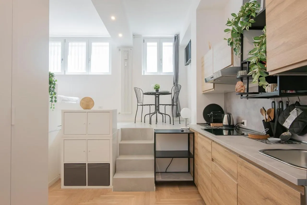 Ihost Apartment - Val Strona 6 Milan 0*,  Italy
